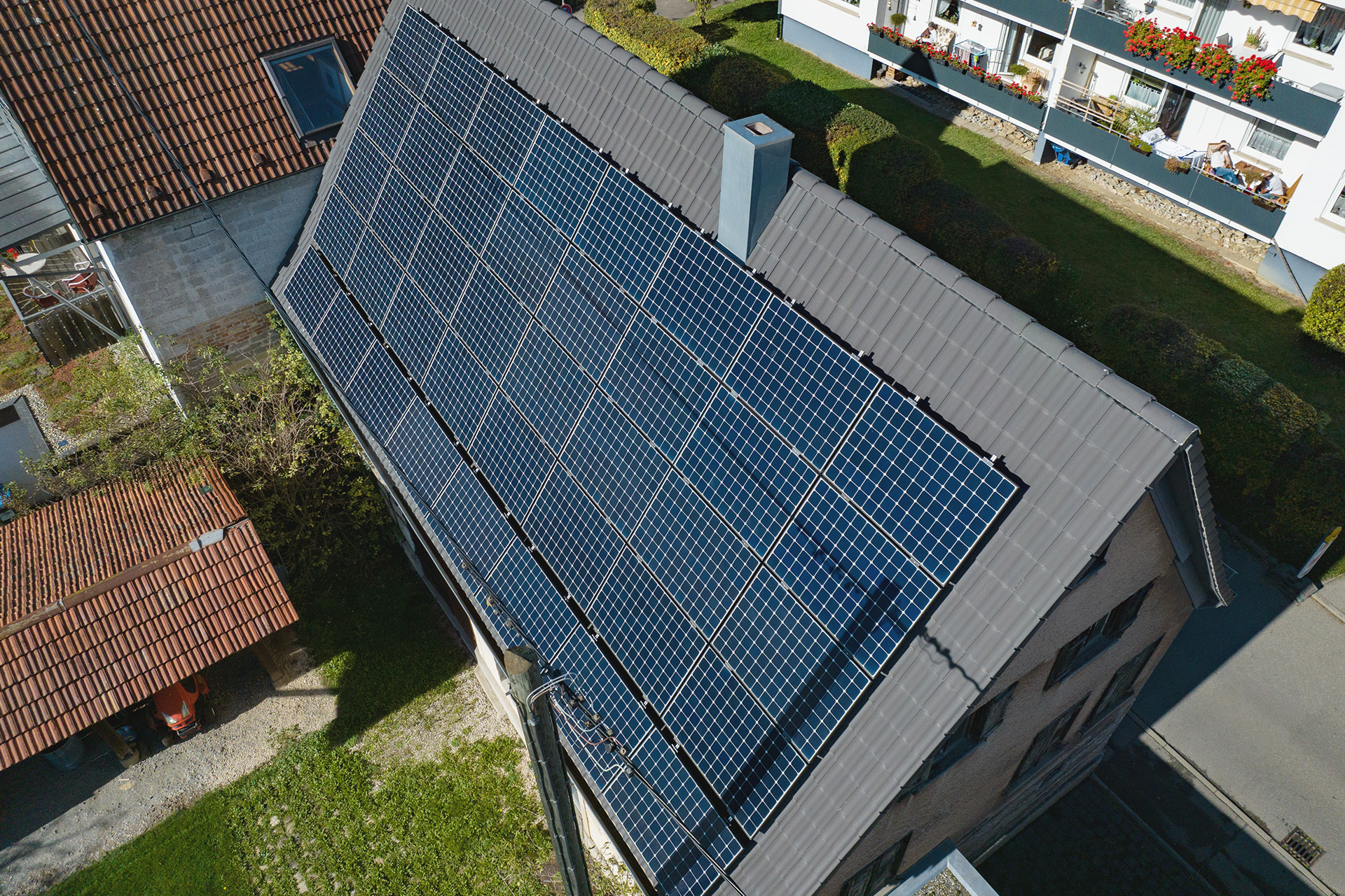 Dach mit Photovoltaik