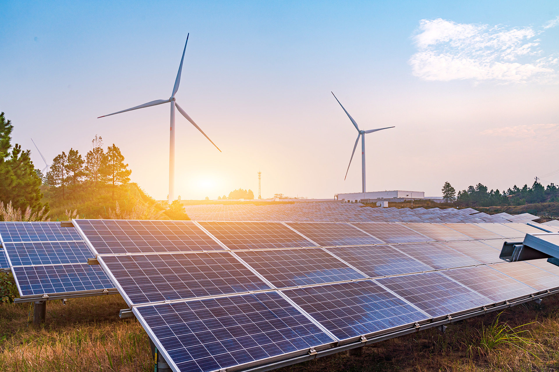 PV-Anlage und Windräder